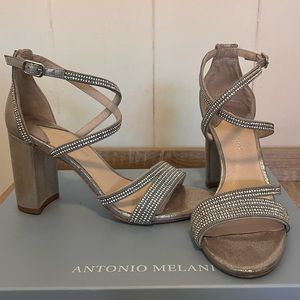 Antonio Melani gold silver wedding bridal heels size 6.5